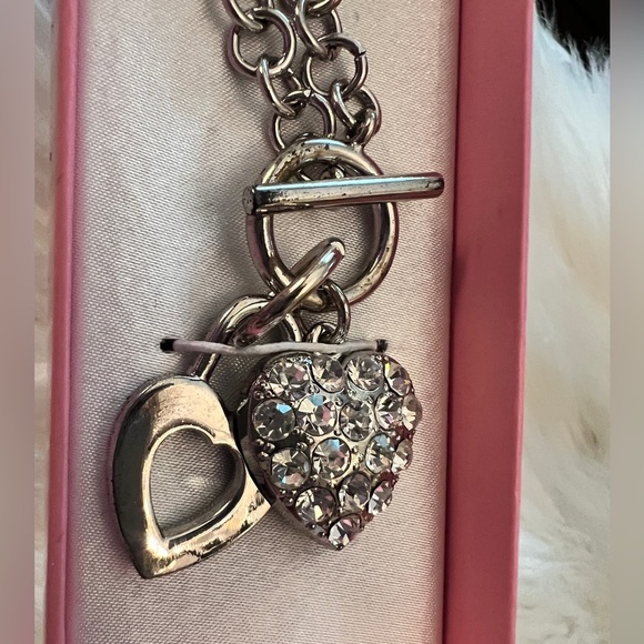 Beautiful Silver Heart and Lock Pendant Choker Necklace, approx. 16” - Picture 4 of 7